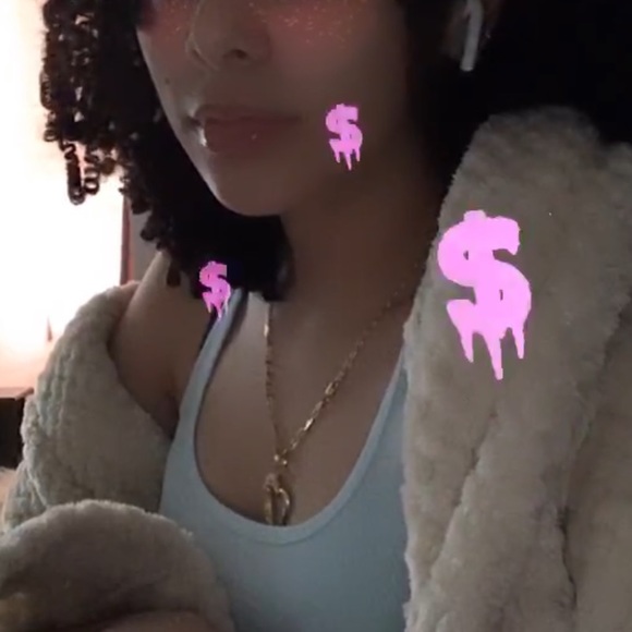 Meet your Posher, Angelina - Picture 1 of 1